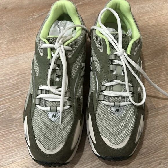 New Balance Heritage 725v1 Sneakers